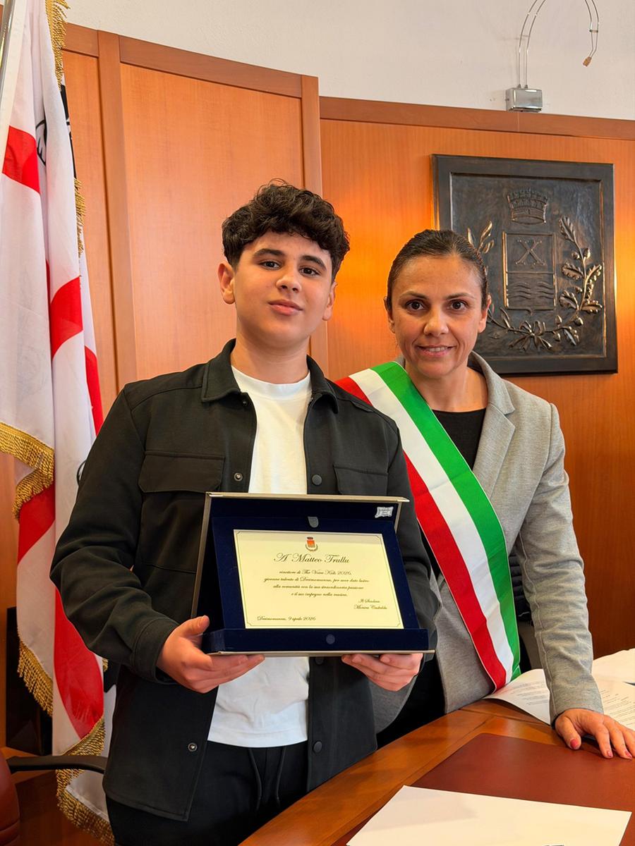 Matteo Trullu trionfa a “The Voice Kinds”: l’omaggio di Decimomannu