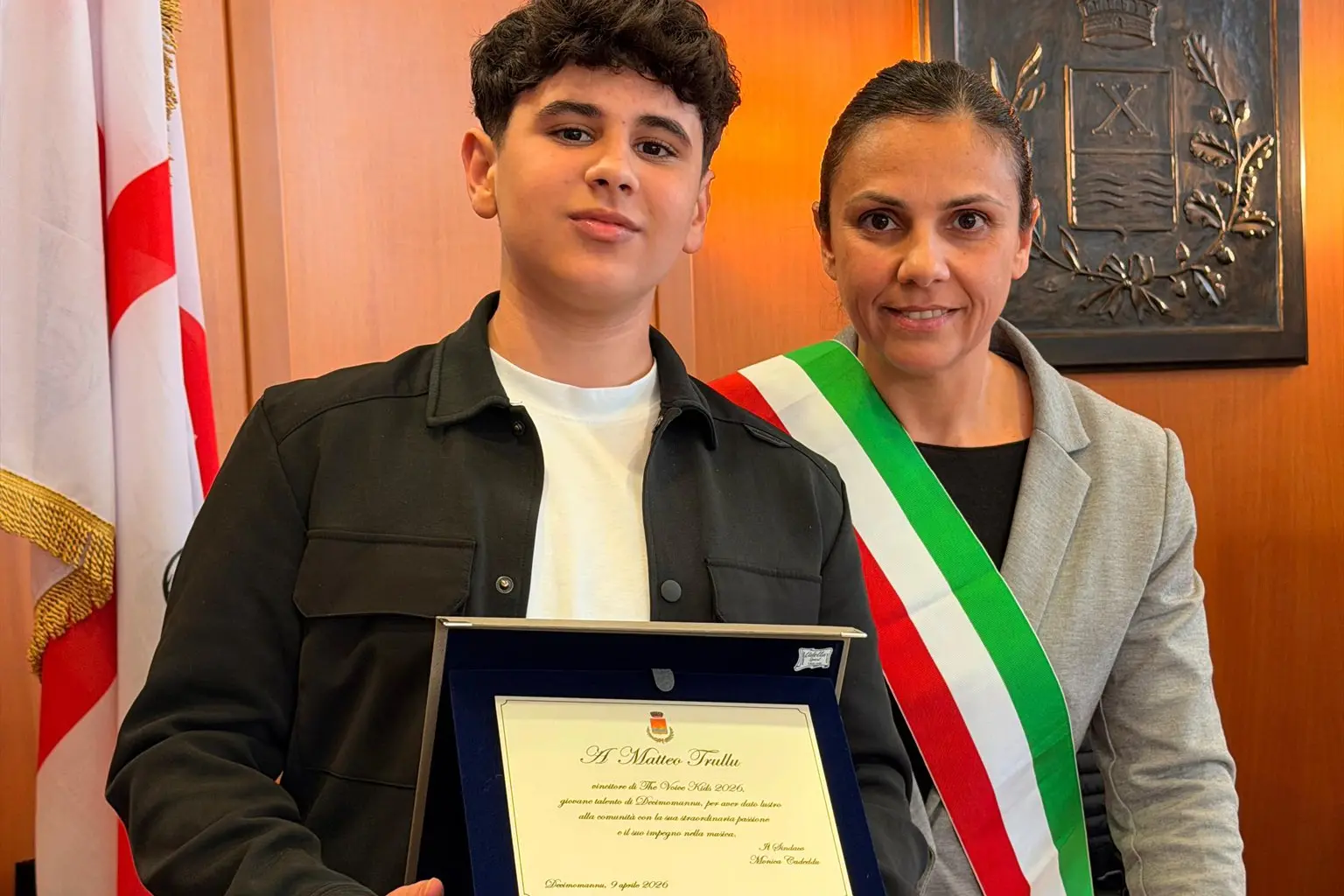 La consegna del riconoscimento a Matteo Trullu a Decimomannu (foto Saiu)