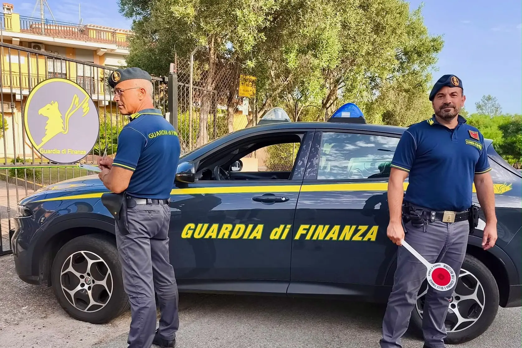 Una pattuglia della Guardia di finanza di Arbatax