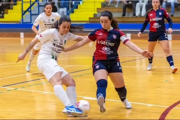 A destra Alice Virdis, capitano del Cagliari Femminile (foto Giovanni Maffa)