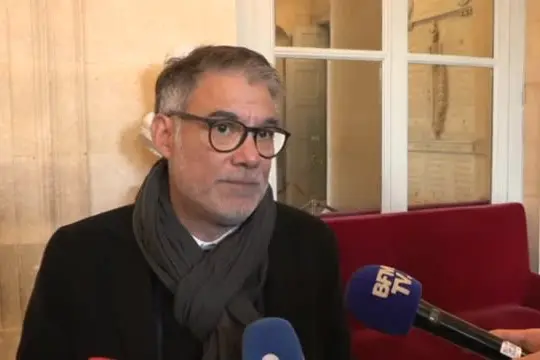 Francia, socialisti minacciano caduta governo su legge bilancio 2026