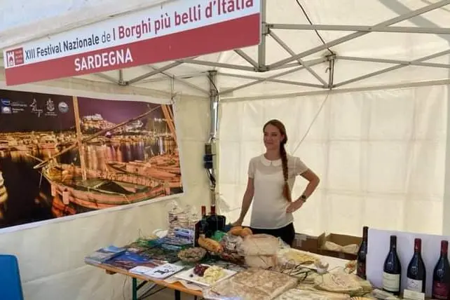 Nella foto lo stand della Sardegna a Gardone Riviera (foto concessa dall'amministrazione di Castelsardo)