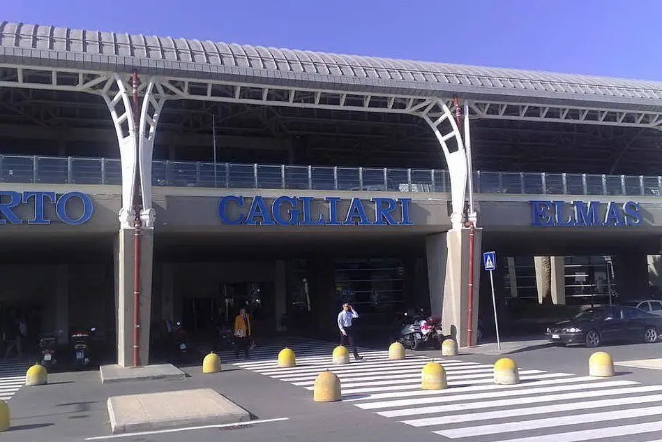L'aeroporto di Cagliari Elmas (Wikipedia)