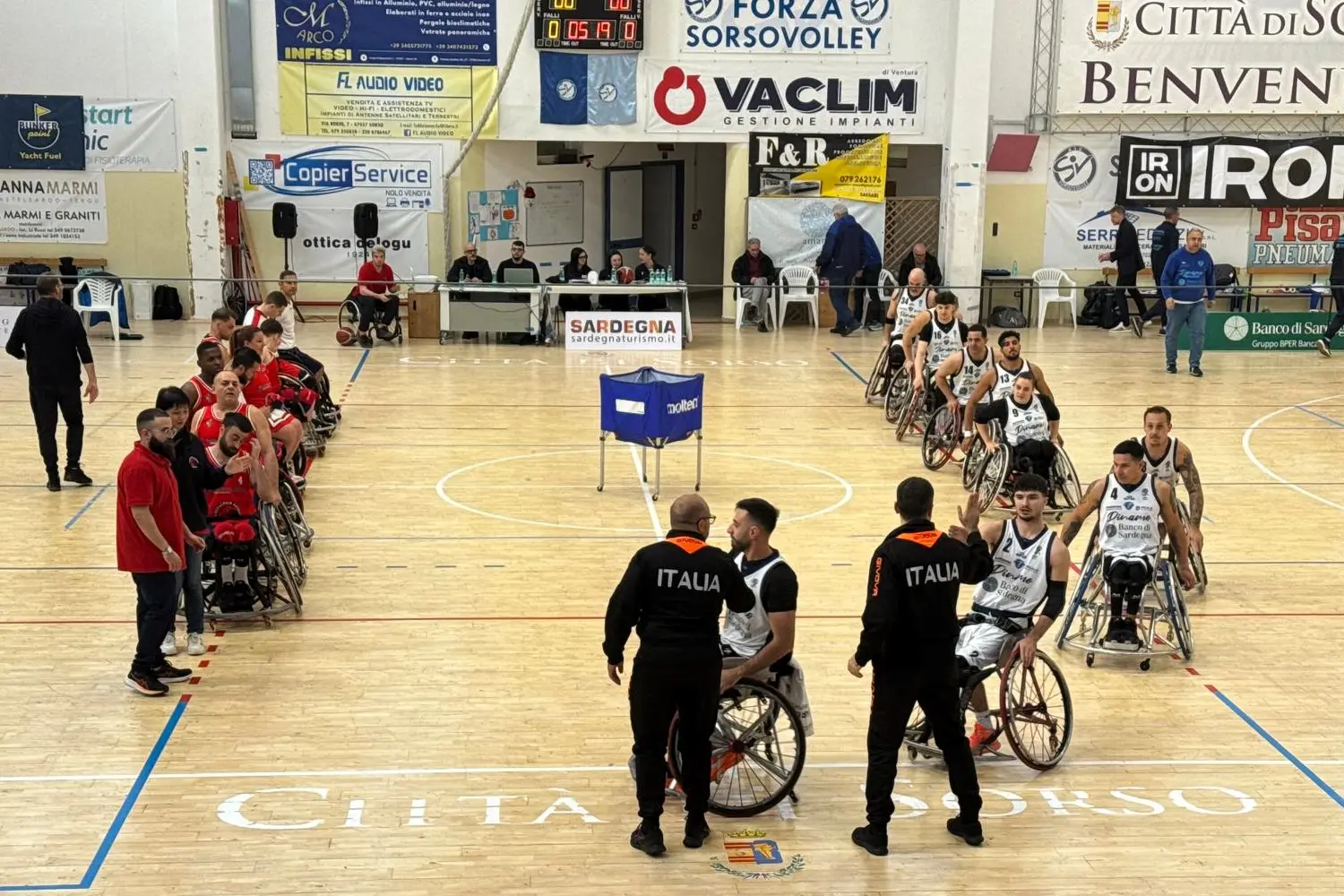 Vicenza e Dinamo Lab schierate a metàcampo