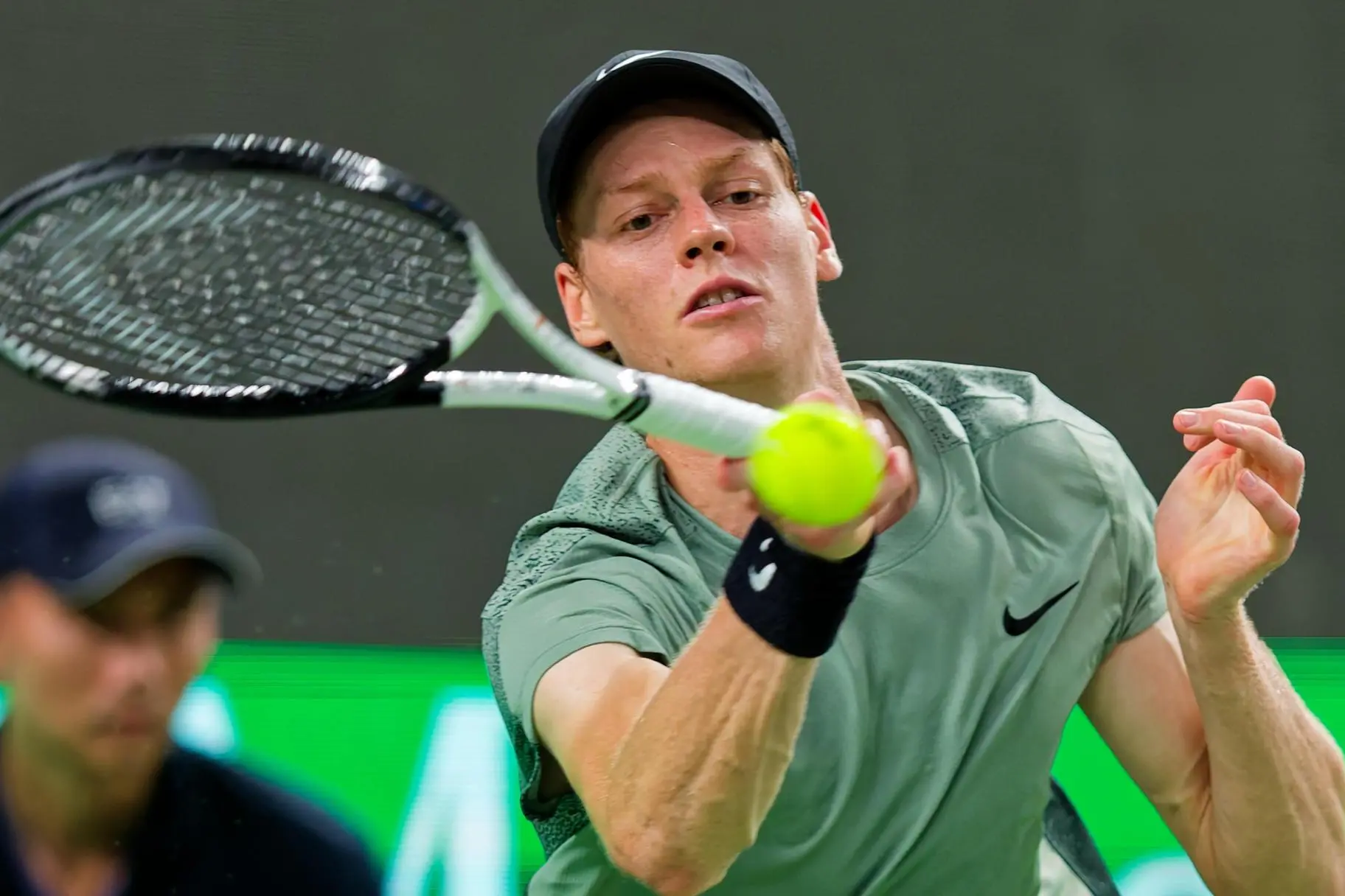 epaselect epa11644985 Jannik Sinner of Italy in action during his Men's Singles thrid round match against Tomas Martin Etcheverry of Argentina at the Shanghai Masters tennis tournament in Shanghai, China, 06 October 2024. EPA/ALEX PLAVEVSKI