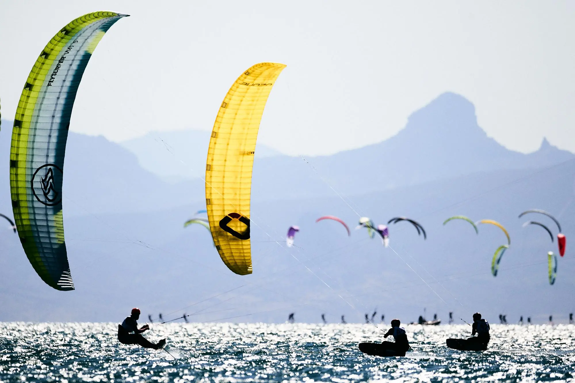 Kiters in gara nell'ultimo Mondiale assoluto nel Golfo di Oristano (foto Robert Hajduk Icarus)