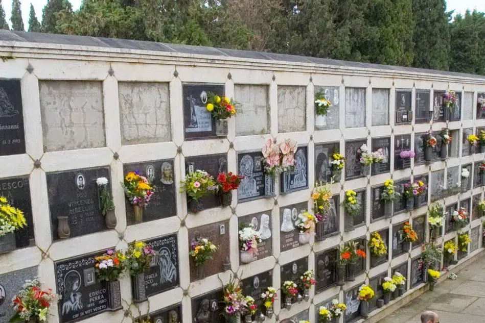 Loculi in un cimitero