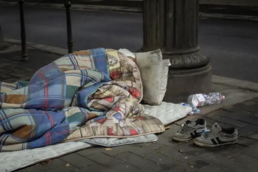 Un clochard (foto simbolo Ansa)