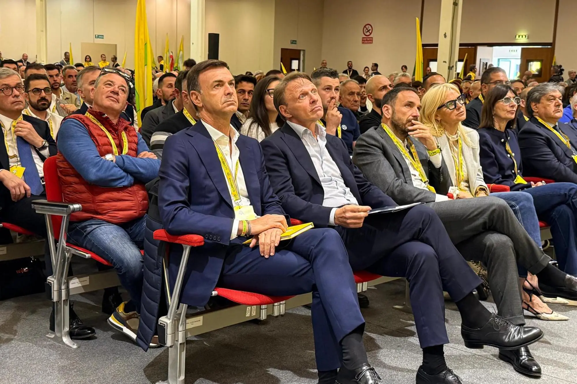 Una foto dell'assemblea Coldiretti questa mattina a Cagliari. Tra i presenti il ministro Lollobrigida (Ansa)