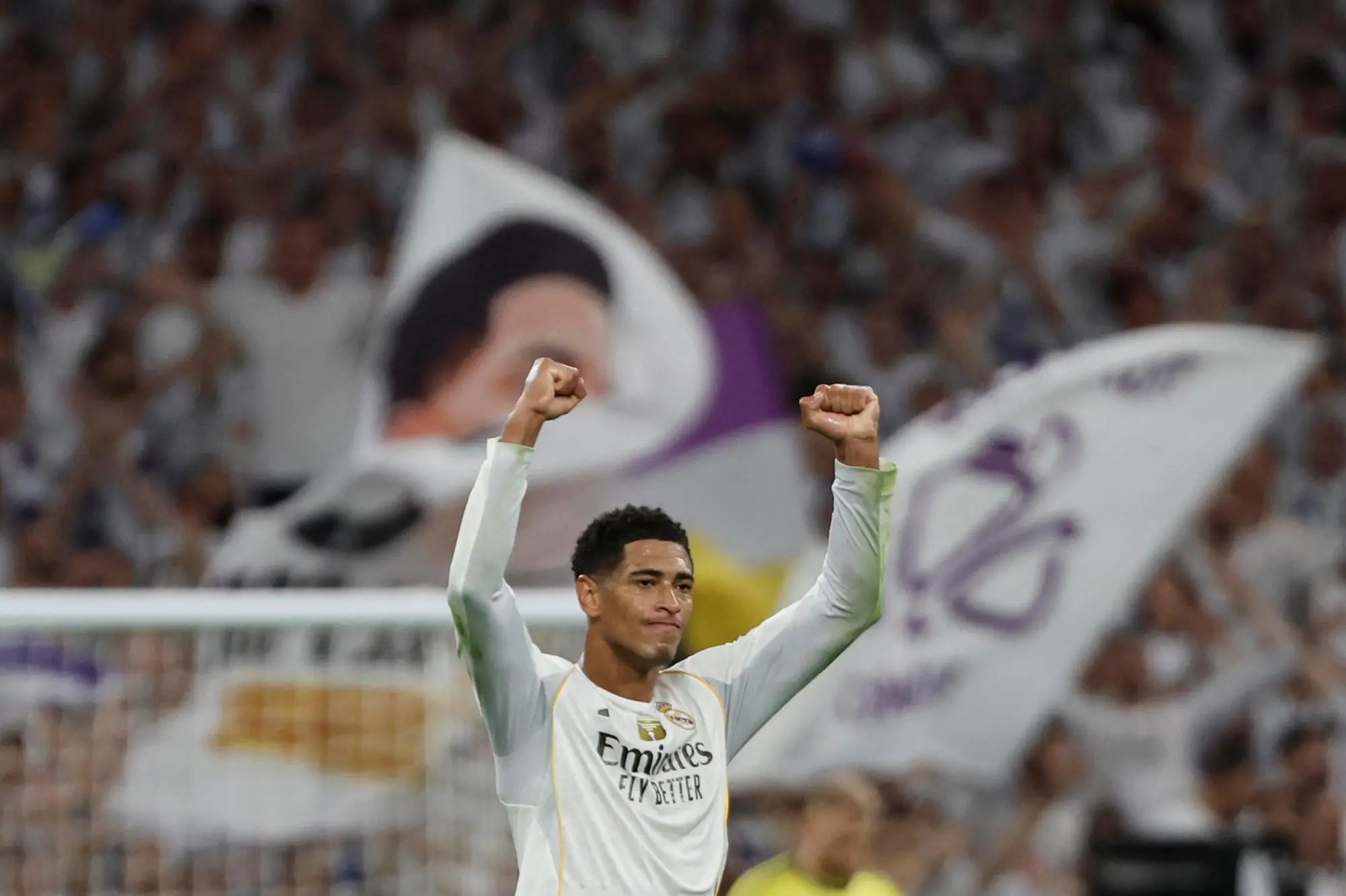 epa12474106 Real Madrid's Jude Bellingham celebrates scoring the 1-0 goal during the UEFA Champions League soccer match between Real Madrid and Juventus FC, in Madrid, Spain, 22 October 2025. EPA/SERGIO PEREZ