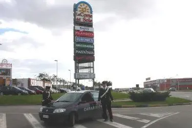 L'ingresso del centro commerciale Corte del Sole