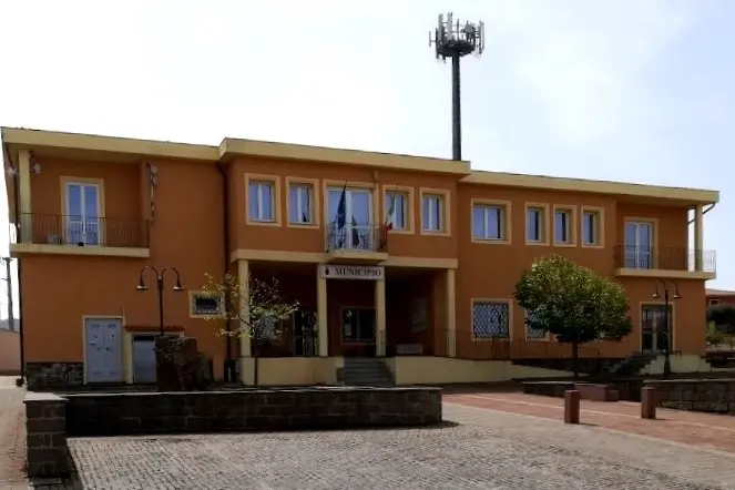 Il municipio di Erula (foto concessa)