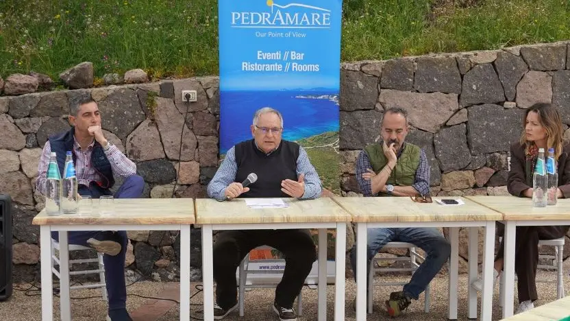 https://immagini.unionesarda.it/version/c:NTY2Y2U3ZGQtNjE0NC00:ZTIzZGVjMWUtYTVkMy00/image.webp?f=16:9