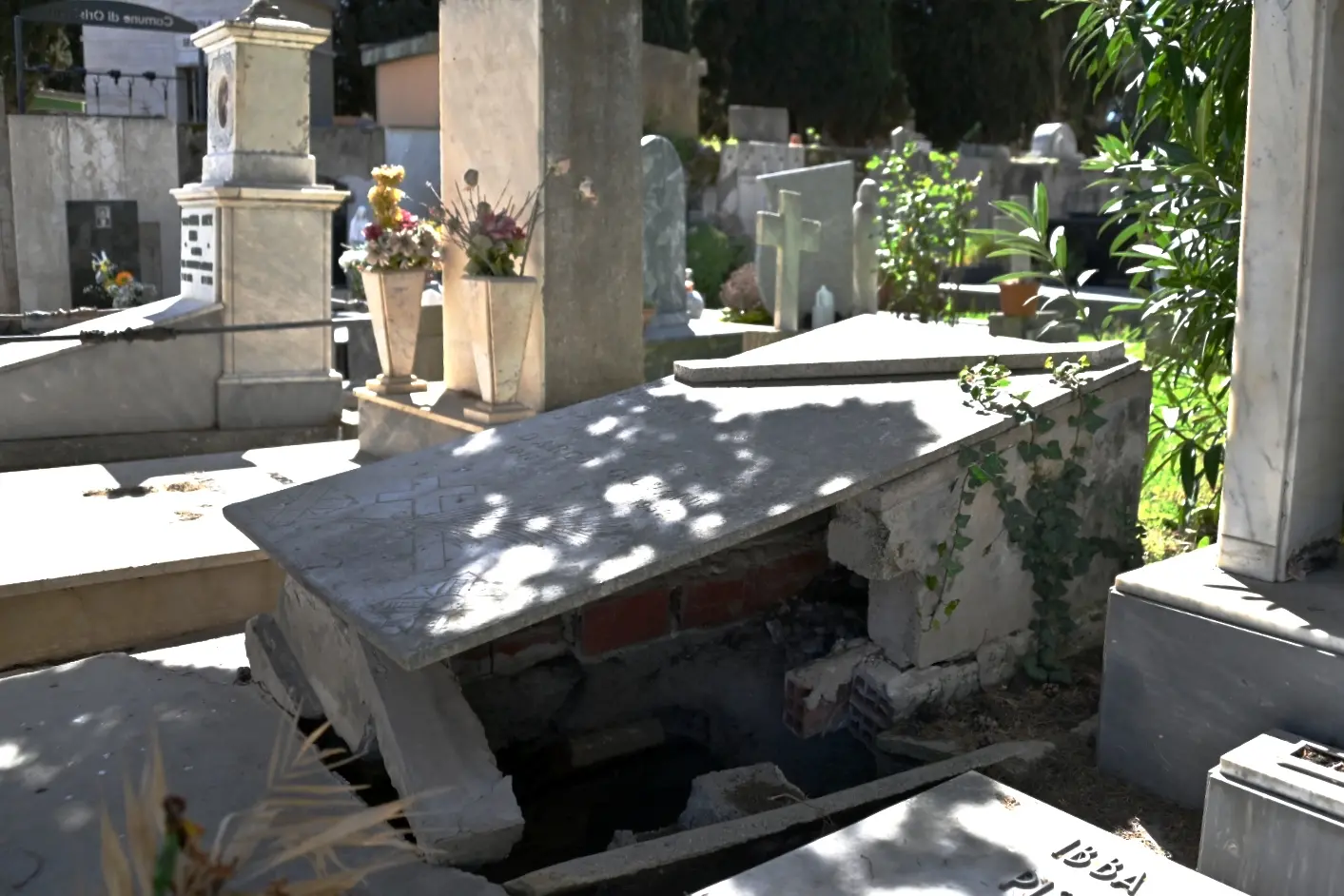 Oristano. Cimitero. Degrado. 14.03.2023 foto Alessandra Chergia