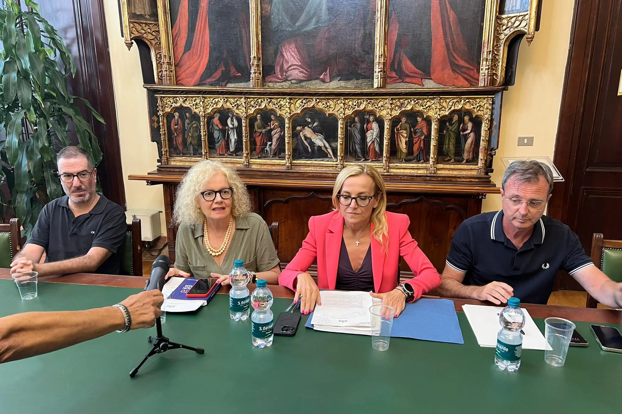 La presentazione del nuovo piano per la gestione rifiuti (Foto Madeddu)