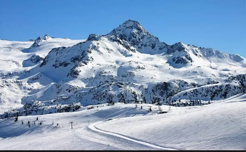 Un'immagine della località sciistica a La Thuile, Aosta (foto Wikipedia)