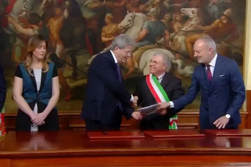 Il sindaco Tendas con il premier Gentiloni
