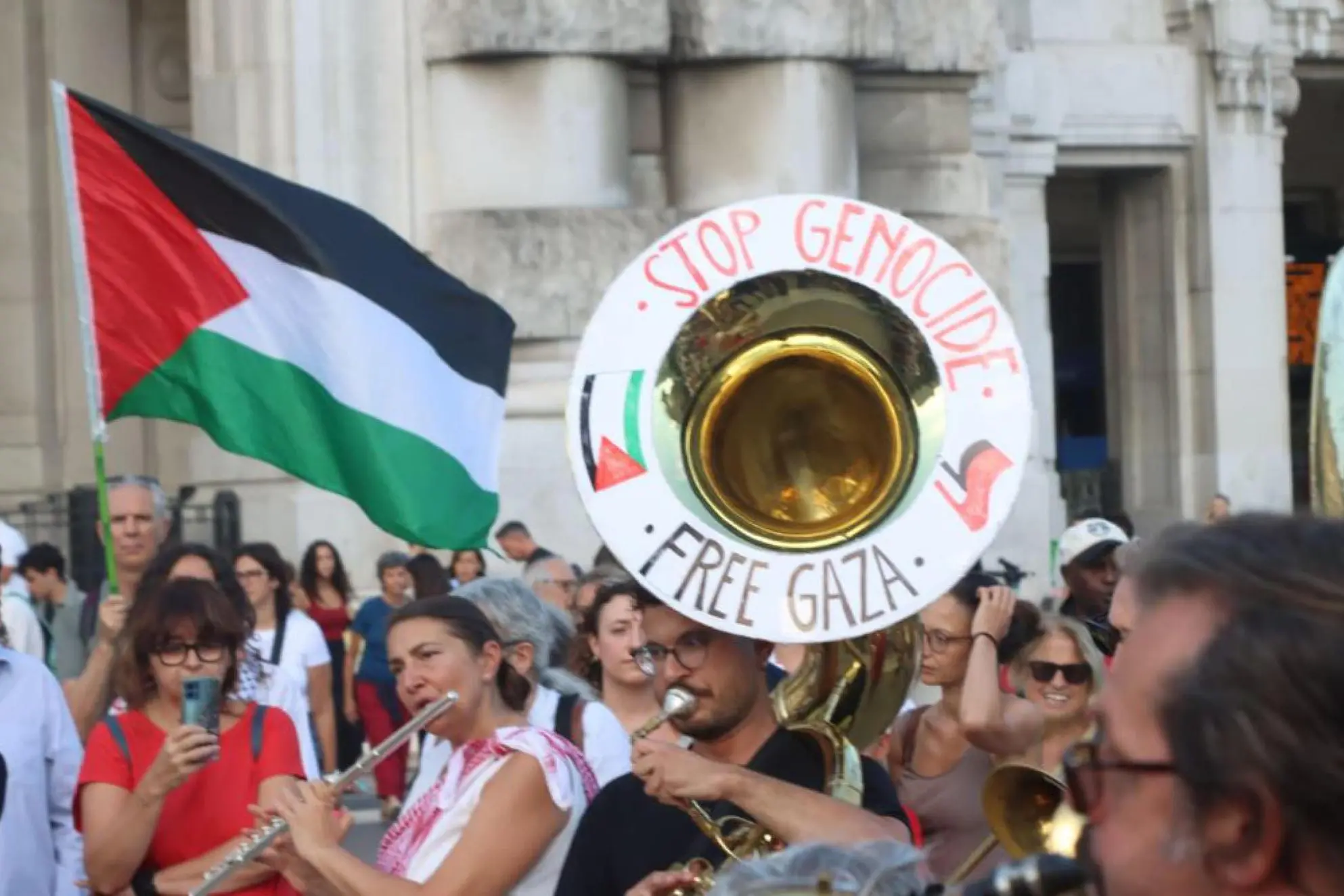 Un momento del corteo pro Palestina a Milano (Foto simbolo)