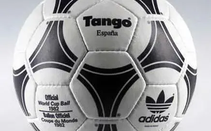 Tango, il pallone del Mundial (tutte le foto sono Ansa)