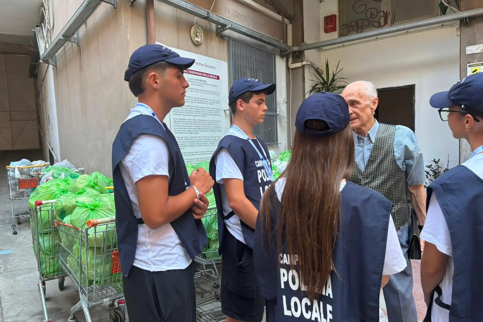 I giovani del campo scuola nella Casa della Fraterna Solidarietà