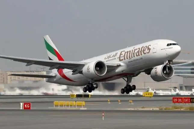 Un aereo della Emirates (Archivio L'Unione Sarda)
