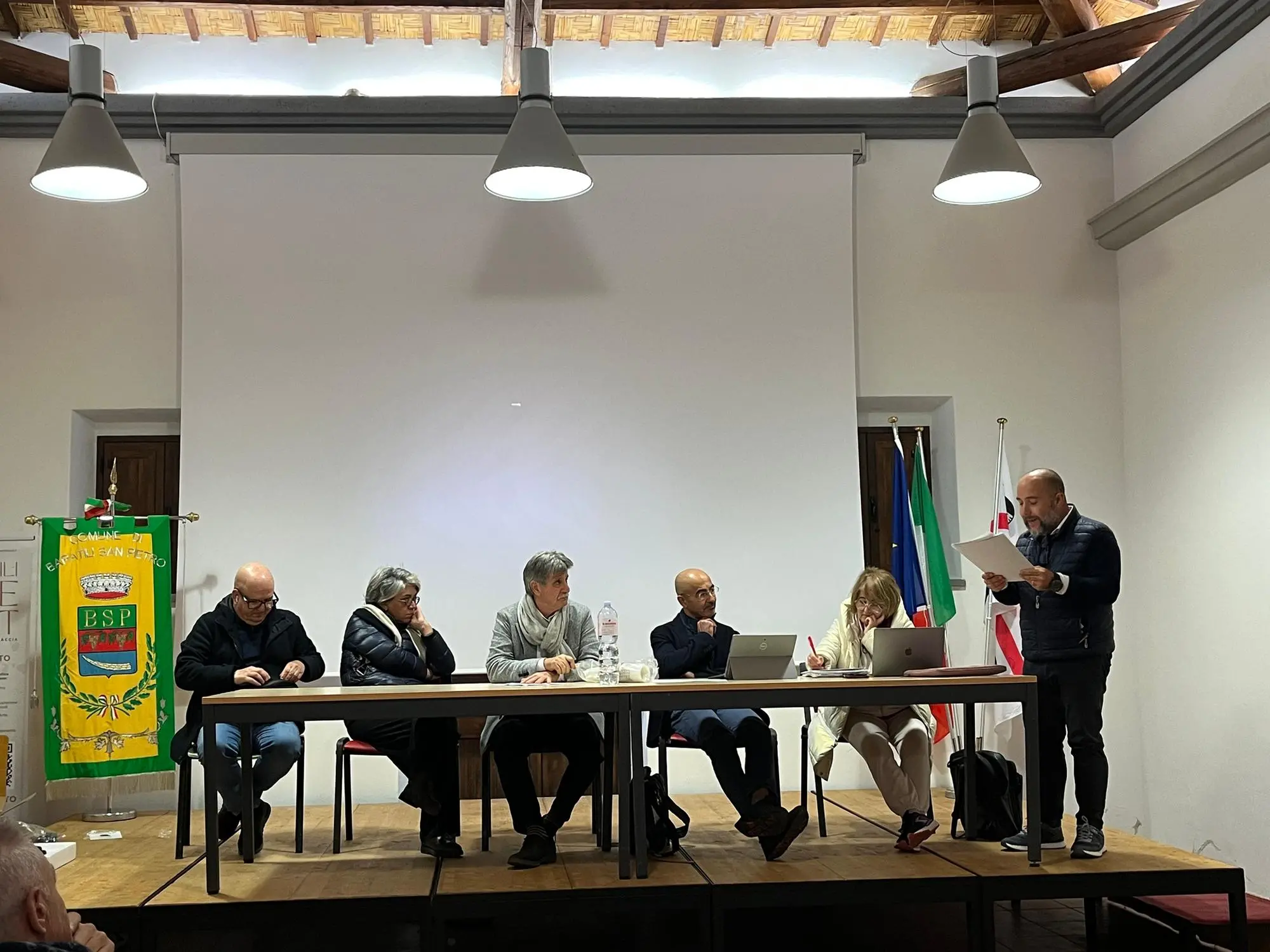 Il vertice tra sindaci e dirigenti Asl (Foto Sara Pinna)