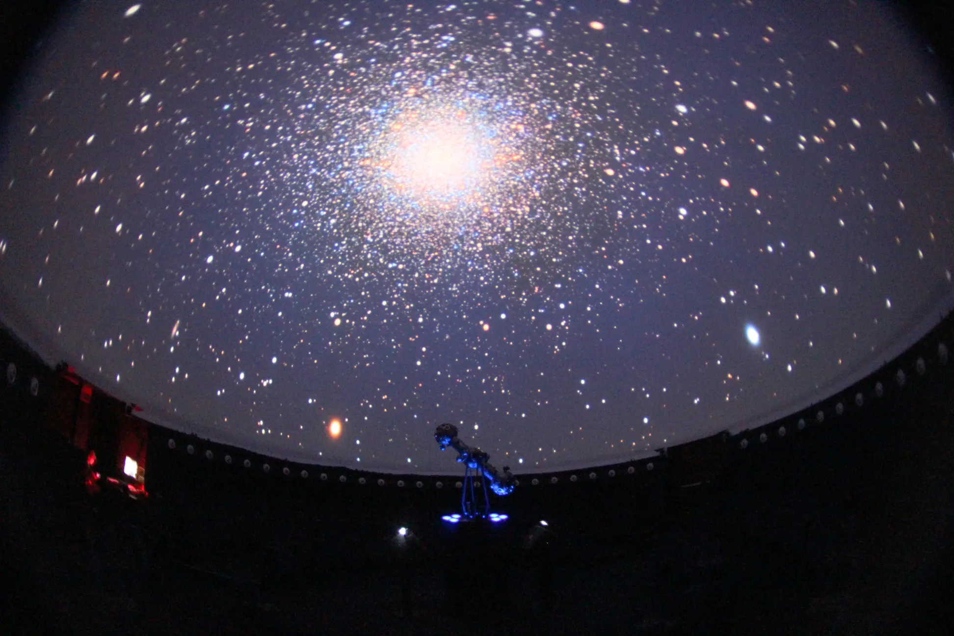 Il Planetario dell'Unione Sarda (foto Floris)