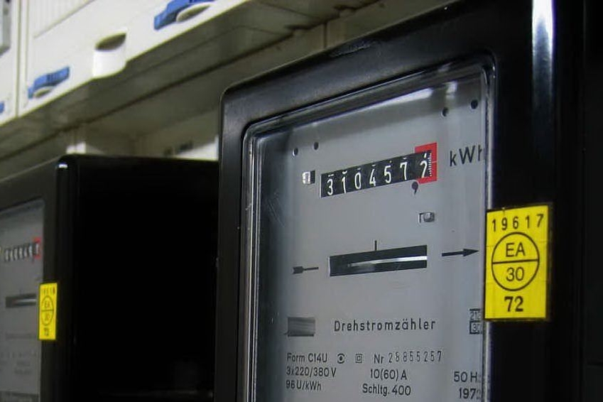 Manomettono il contatore per rubare elettricità: 4 denunce a Siniscola