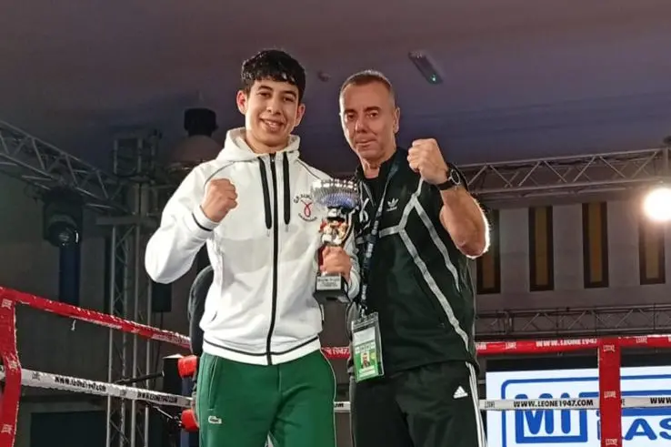 Youssef Darrag, proclamato il migliore fra i dilettanti, con il "suo" maestro Tony Orezzo (FotoPischedda)