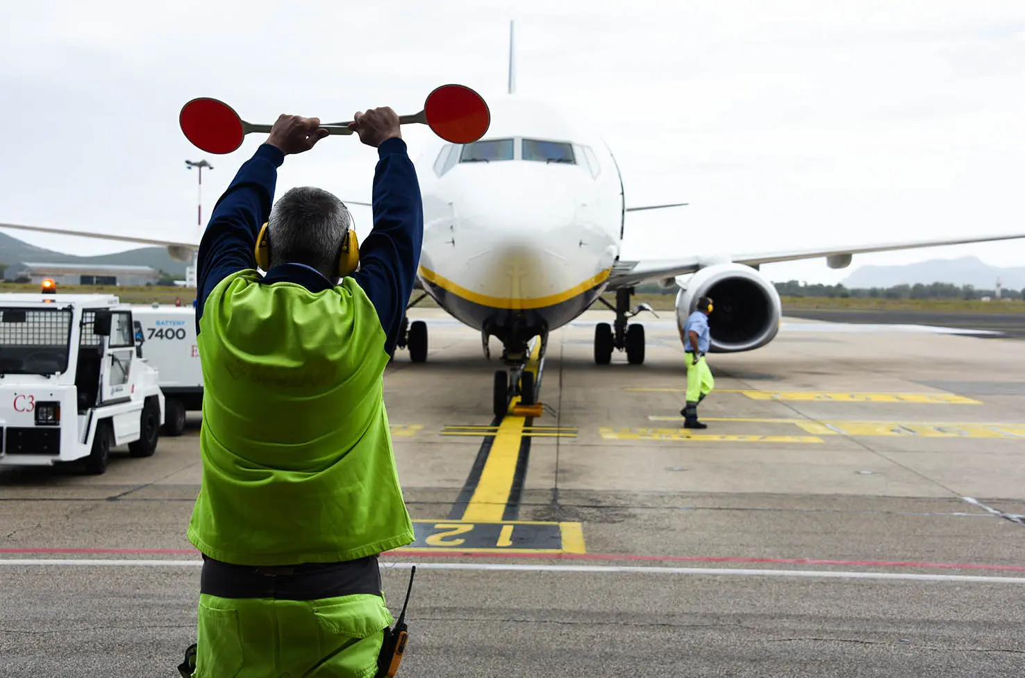 Un aereo in fase di manovra