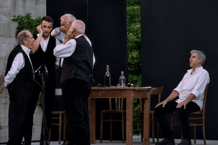 (Pierpaolo Piludu & Cuncordu Iscanesu - foto promozionale spettacolo - crediti Cada Die Teatro)