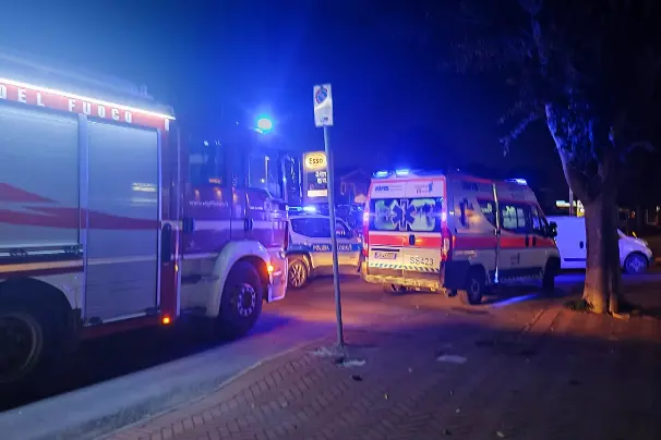 L'intervento dei mezzi di soccorso a Porto Torres (foto Pala)