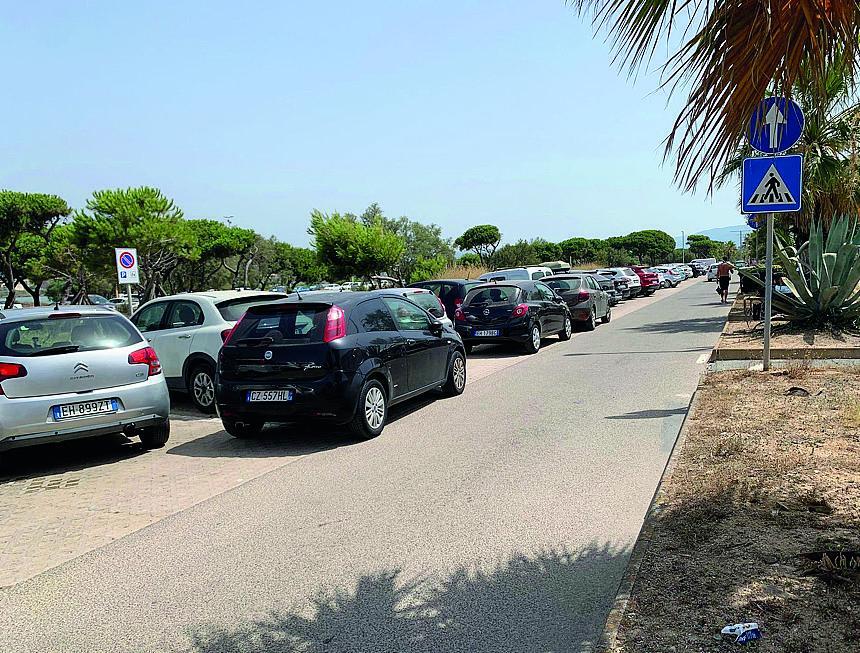 Poetto, tornano le strisce blu