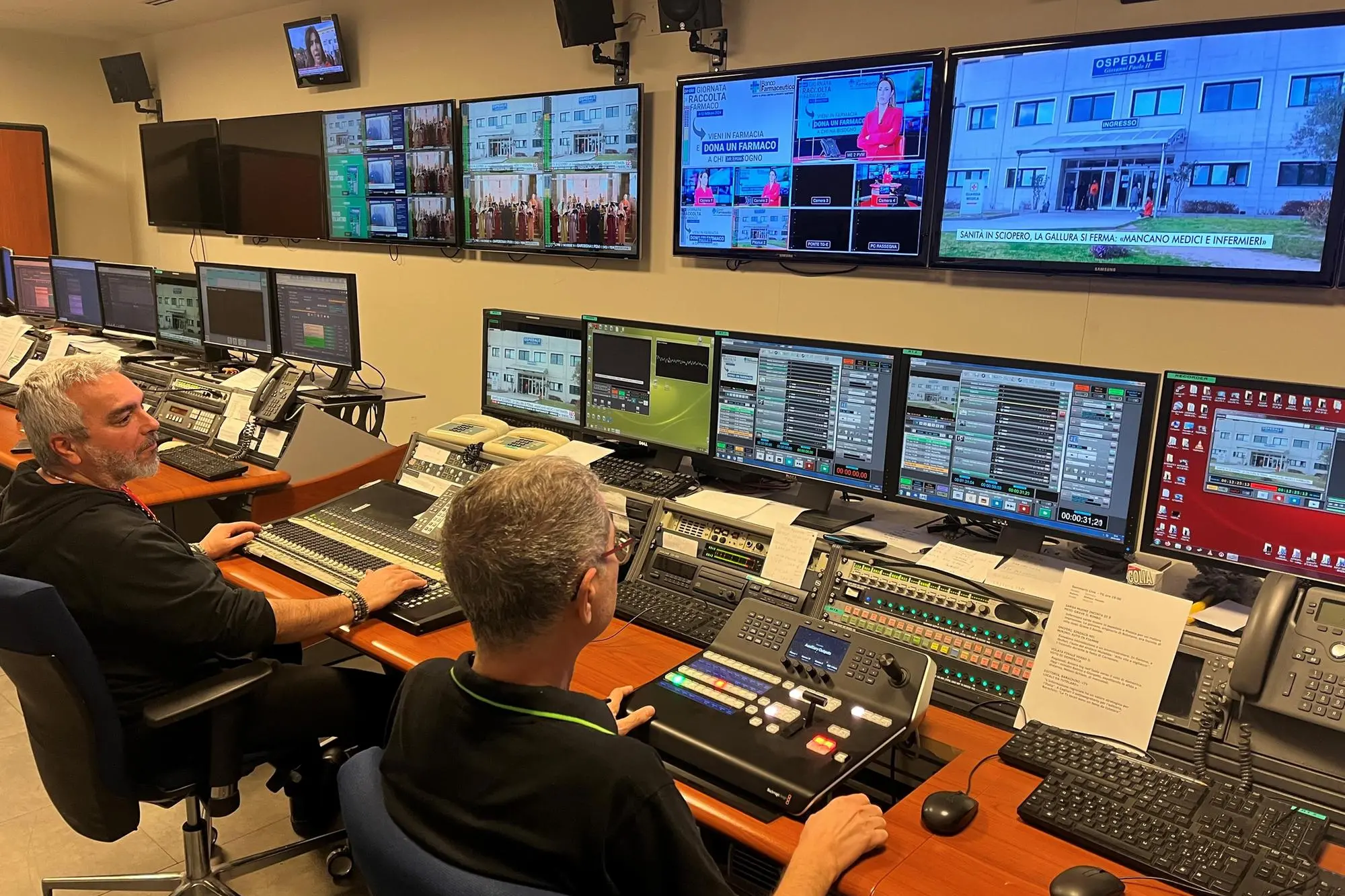 Lo studio del telegiornale di Videolina