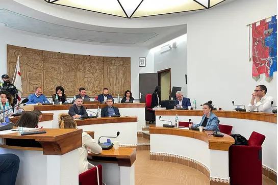 Il Consiglio comunale (foto Comune di Arzachena)