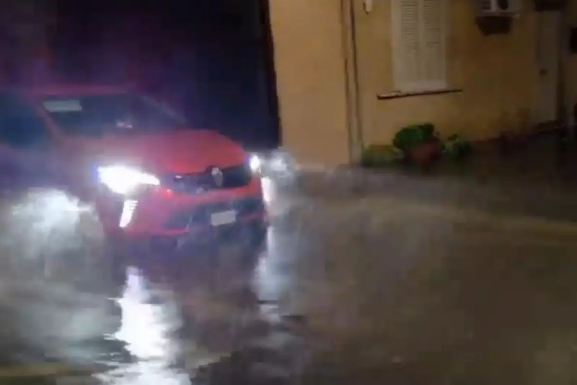 Olbia, strade allagate e disagi: notte di paura nel quartiere San Simplicio