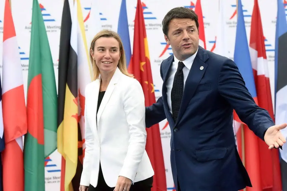 Matteo Renzi e il ministro degli Esteri Federica Mogherini