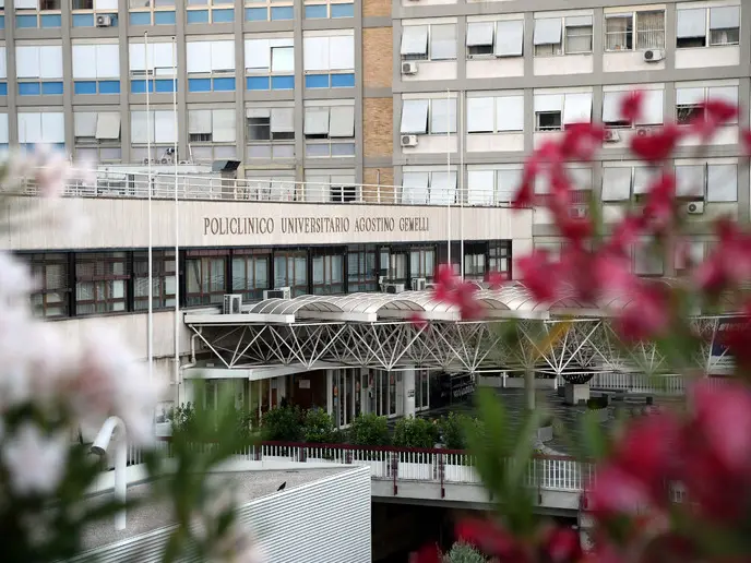 В Сант-Антиоко умер четырехмесячный ребенок. Родители: «Мы хотим знать, что произошло». L'ospedale Gemelli di Roma (foto Ansa)