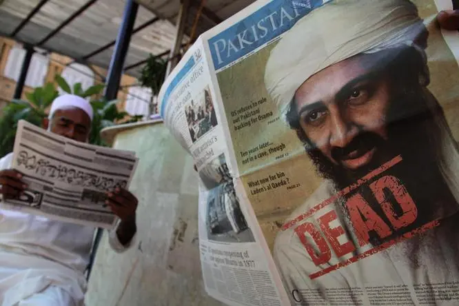 La morte di Bin Laden sui giornali pakistani (Ansa)