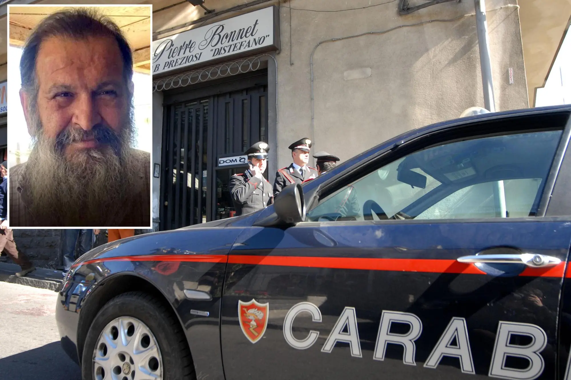Il luogo dove &egrave; avvenuta la tentata rapina al gioielliere Guido Gianni (ANSA/ORIETTA SCARDINO)