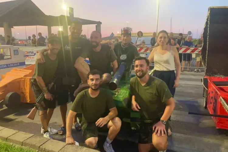 Il gruppo Missione di pace con Giulia Manca (foto Pala)