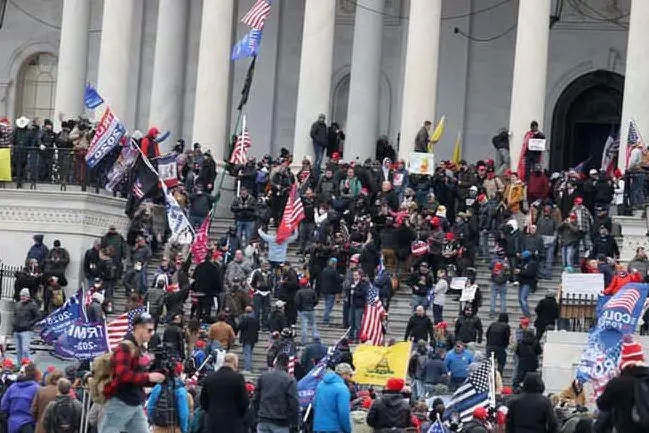 L'assalto al Campidoglio (Ansa)