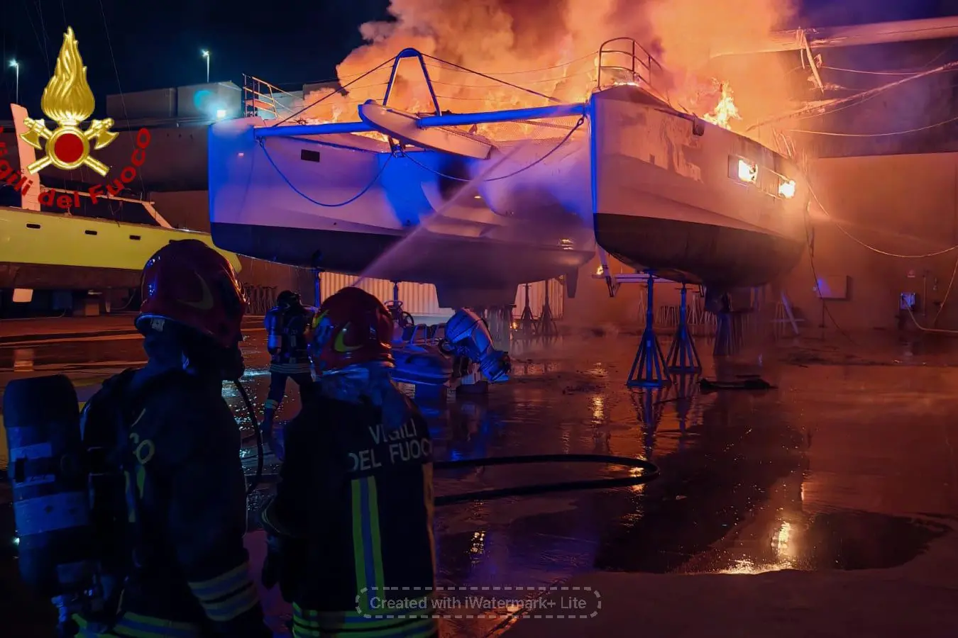 Olbia, incendio catamarano
