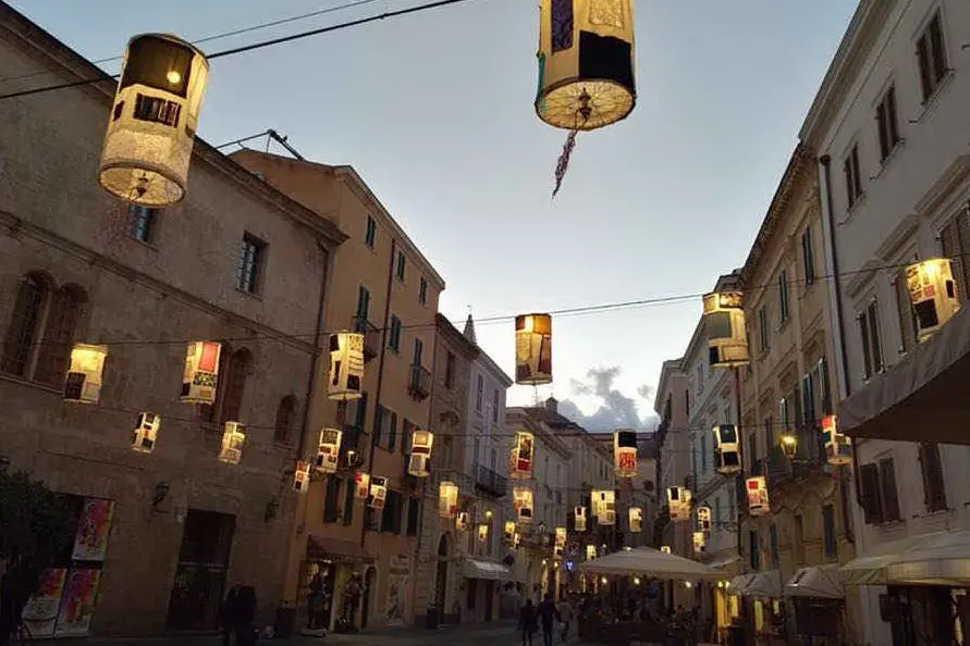 Le lanterne in piazza Civica
