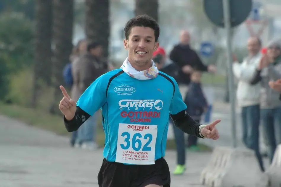 L'olbiese Oualid Abdelkader vincitore della Mezza Maratona nel 2013