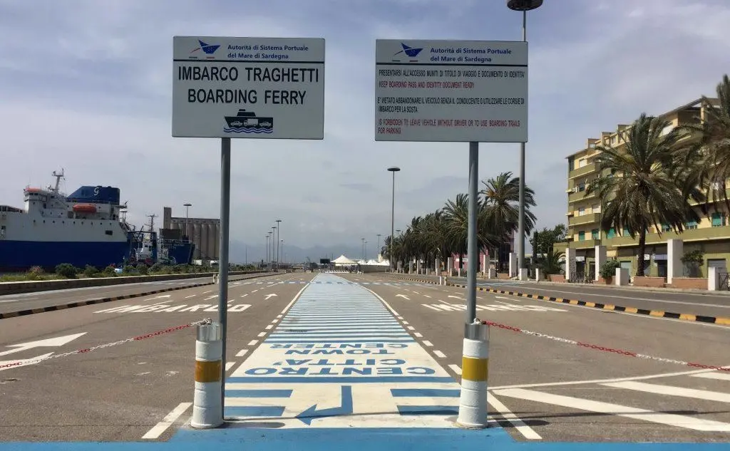 Il porto di Cagliari (L'Unione Sarda - Piras)