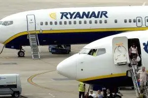 Due velivoli della compagnia irlandese Ryanair