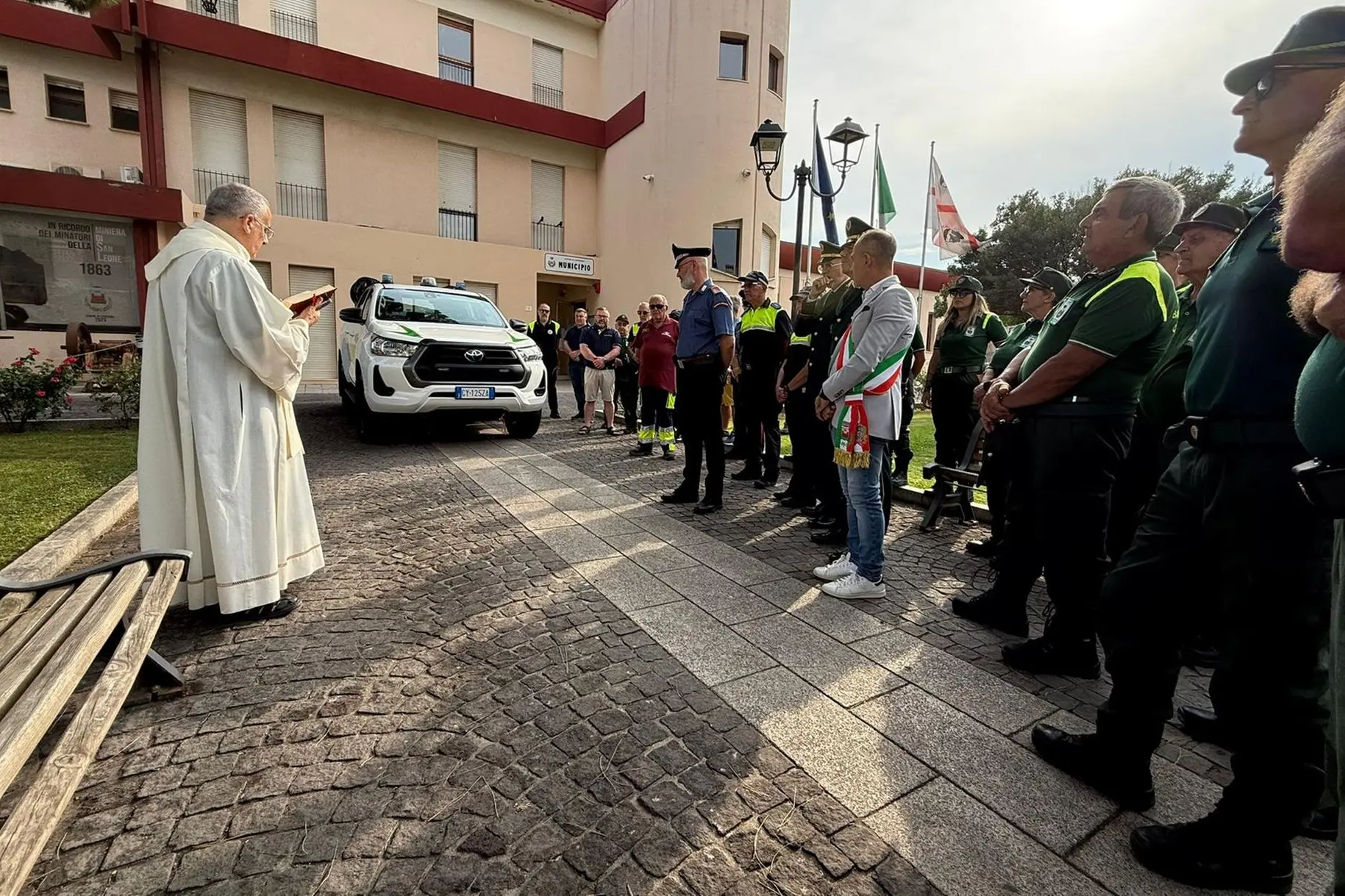 L'inaugurazione del mezzo antincendio (Murgana)