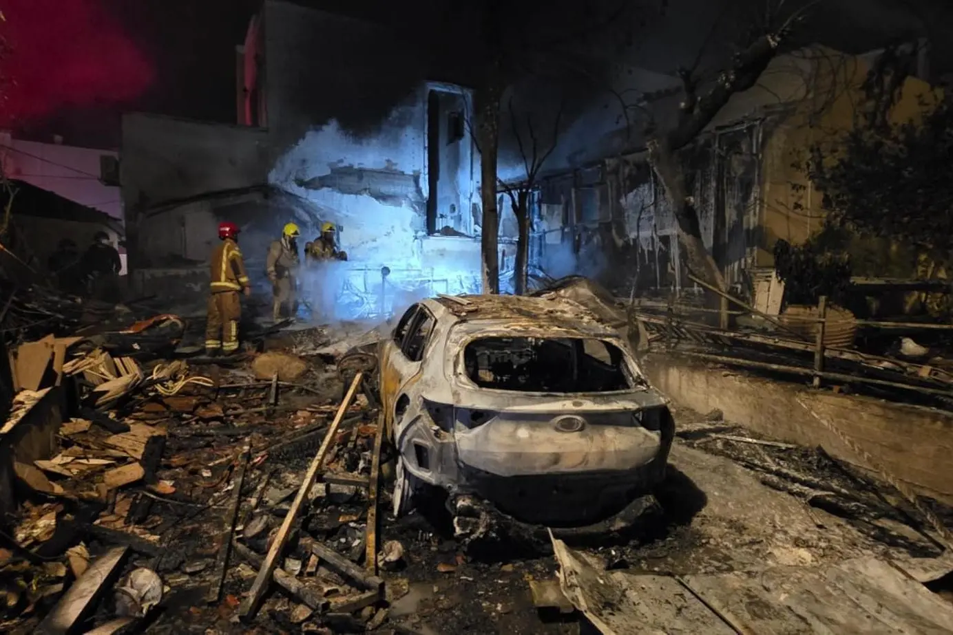 Il missile caduto vicino all'ufficio di Netanyahu (Ansa)