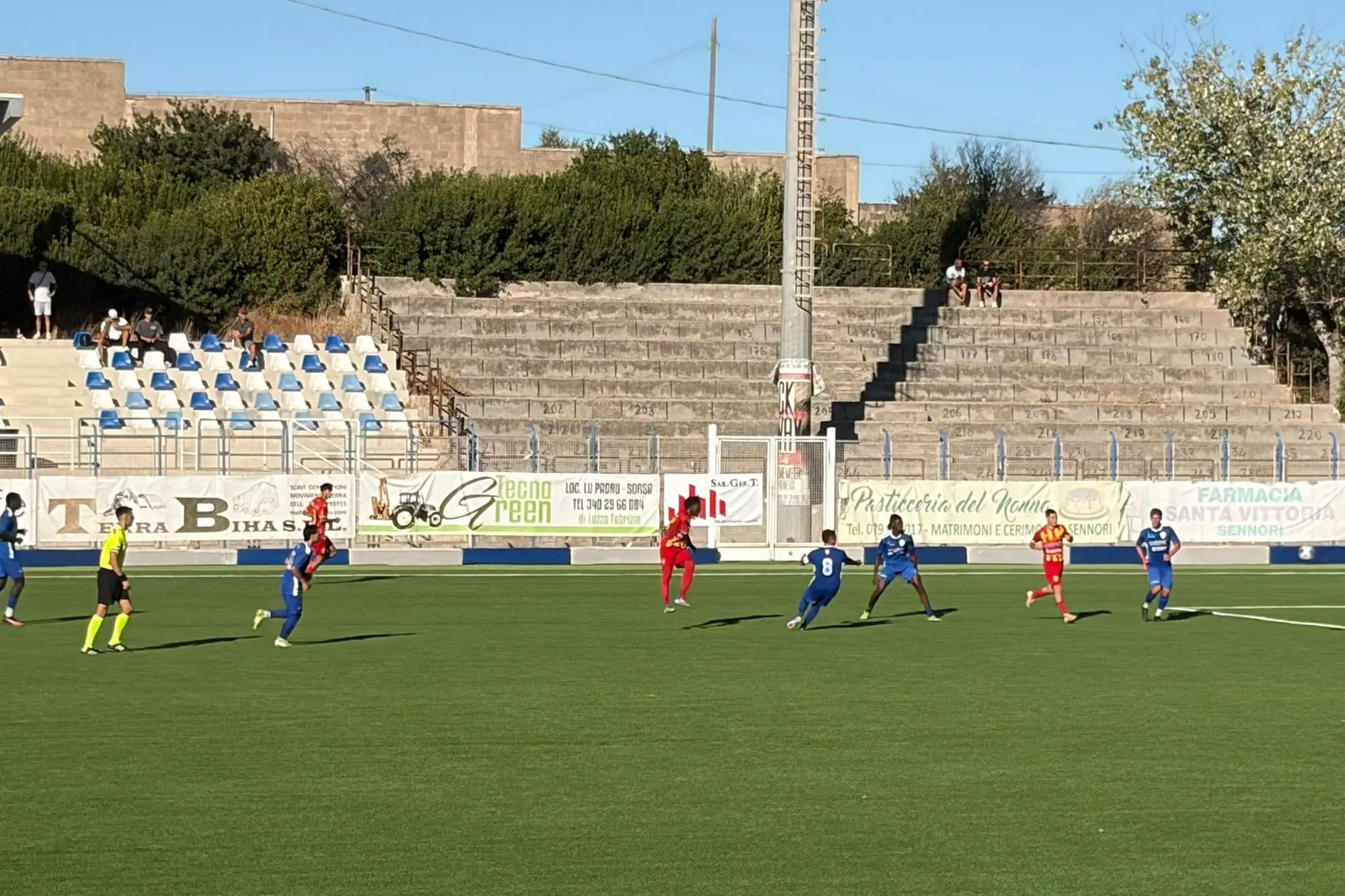 Una fase della gara Tempio-Alghero, disputata a Sennori (G. Pischedda)